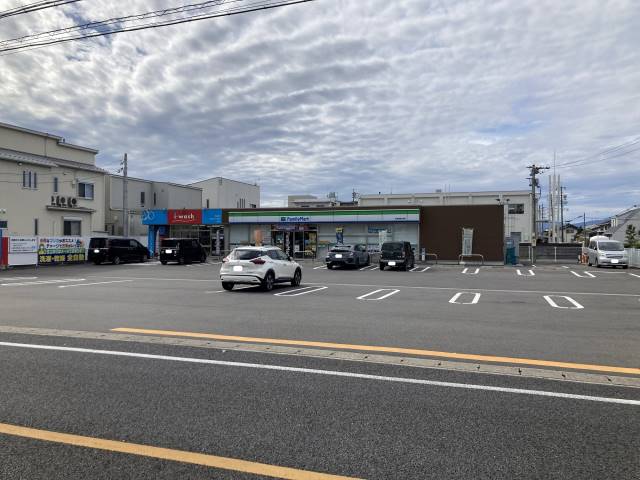 コンビニ　ファミリーマート 岐阜茜部中島店（コンビニ）まで206m