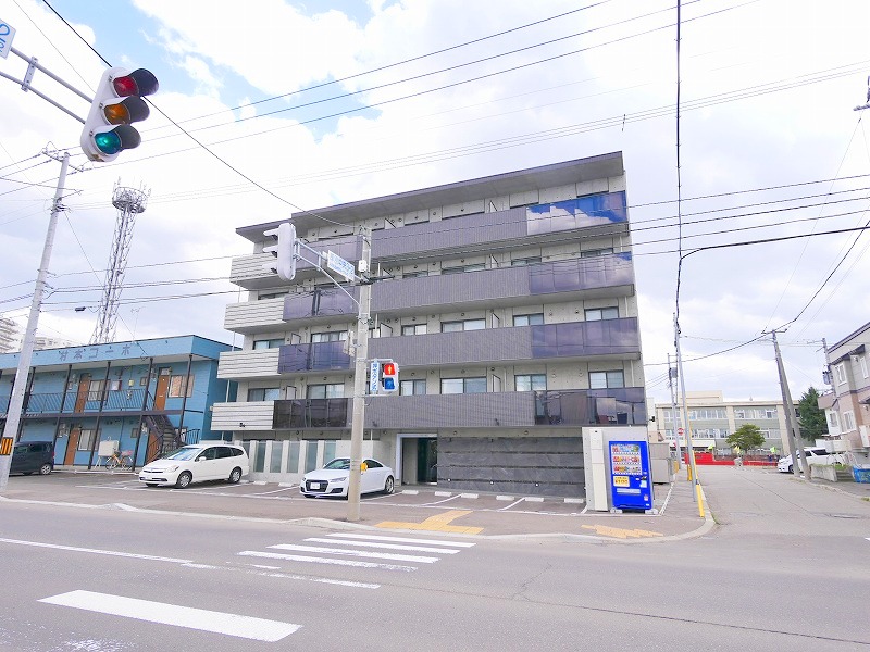 建物外観　Wi-Fi無料・大人気の築浅デザイナーズマンション♪
