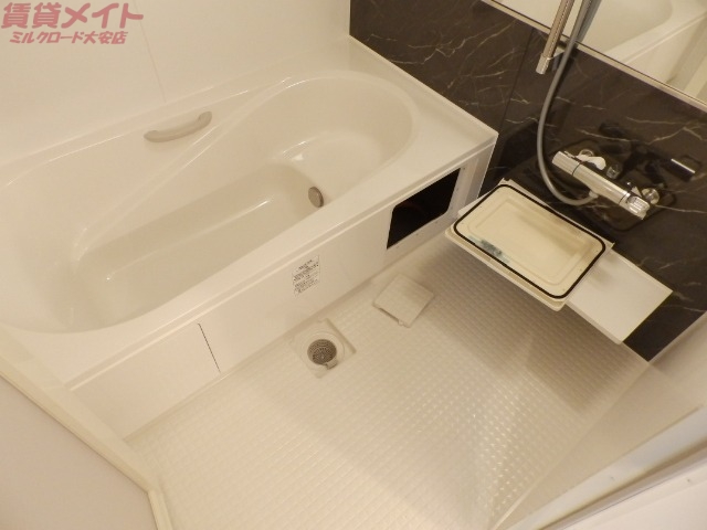 バス・シャワールーム　同型参考写真