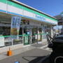 コンビニ　ファミリーマート 足立入谷八丁目店（コンビニ）まで141m