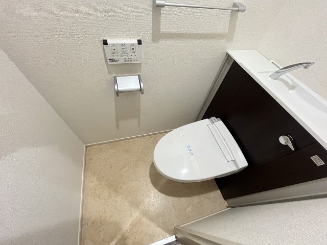 トイレ　落ち着いたトイレです