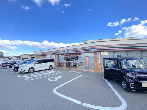 コンビニ　セブンイレブン 堺平岡町店（コンビニ）まで370m