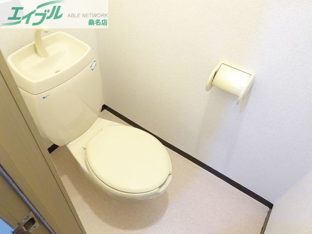 トイレ　同タイプ部屋写真です。