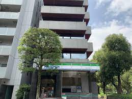 コンビニ　ファミリーマート 芝増上寺前店（コンビニ）まで120m