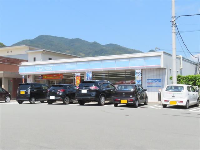 コンビニ　ローソン（コンビニ）まで892m
