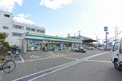 コンビニ　ファミリーマート 枚方田口五丁目店（コンビニ）まで176m