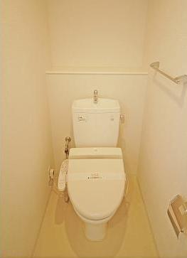 トイレ　ウォシュレット付き