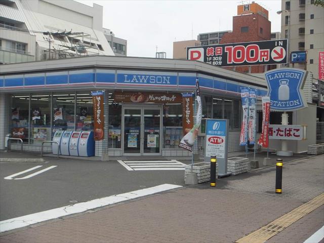 コンビニ　ローソン（コンビニ）まで818m