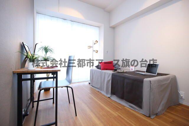 居室・リビング　※写真はすべて別部屋のものです。（モデルルーム）小鳩プレイス