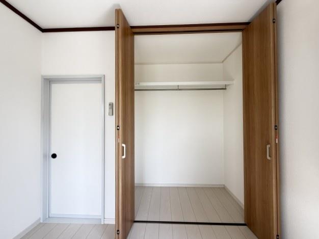 収納　同タイプの別部屋の写真です
