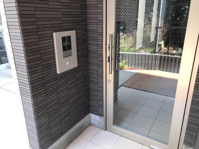 エントランス　外観写真（昼）