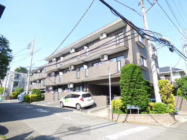 建物外観　タイル張りの外観