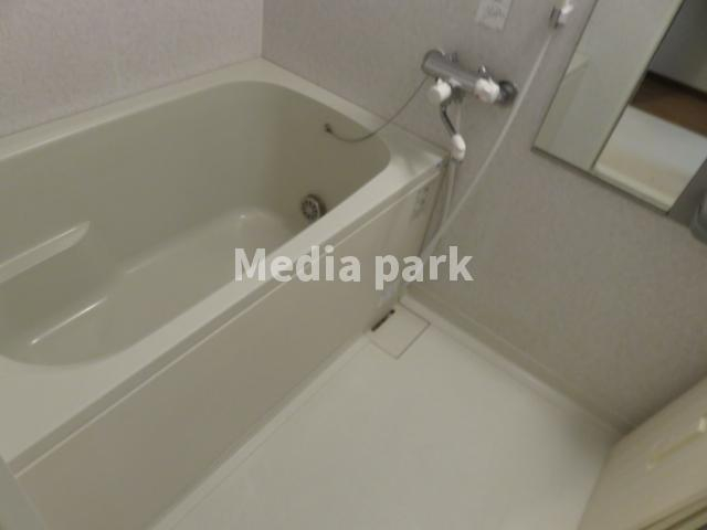 バス・シャワールーム　同物件別のお部屋の参考写真です。