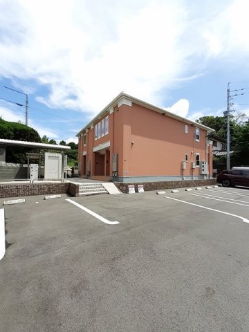 駐車場　車をお持ちの方に嬉しい駐車場付きの物件です