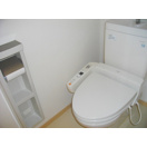 トイレ　温水洗浄便座付きのトイレです♪