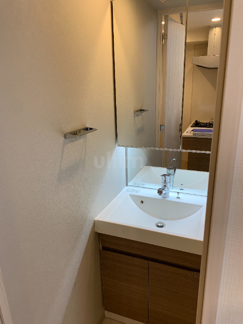 洗面設備　違うお部屋の写真です。ご参考までに