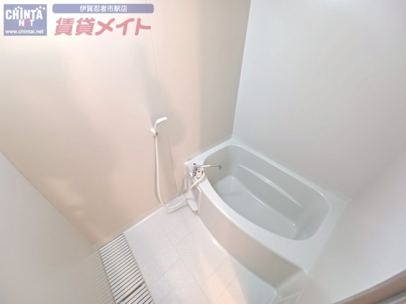 バス・シャワールーム　同物件別部屋写真
