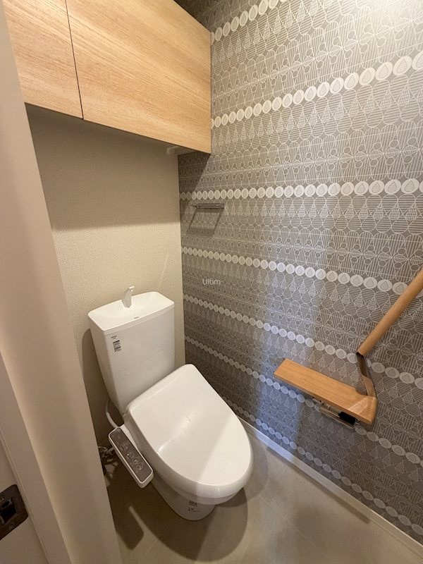 トイレ　※別のお部屋のお写真です。御参考までに。