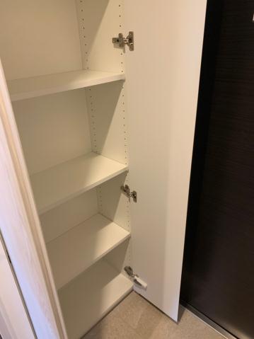 玄関　※別部屋の参考写真です。