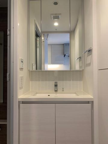 洗面設備　※別部屋の参考写真です。