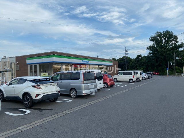 コンビニ　ファミリーマート 亀山能褒野店（コンビニ）まで379m
