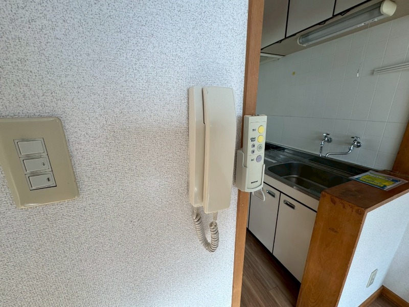 セキュリティ　インターホンは通話ができるので急な訪問があっても安心です。
