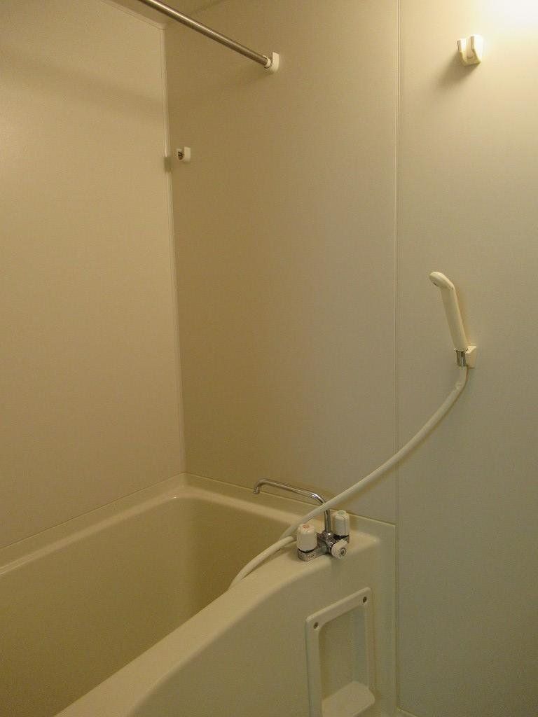バス・シャワールーム　バス(別部屋参考写真)