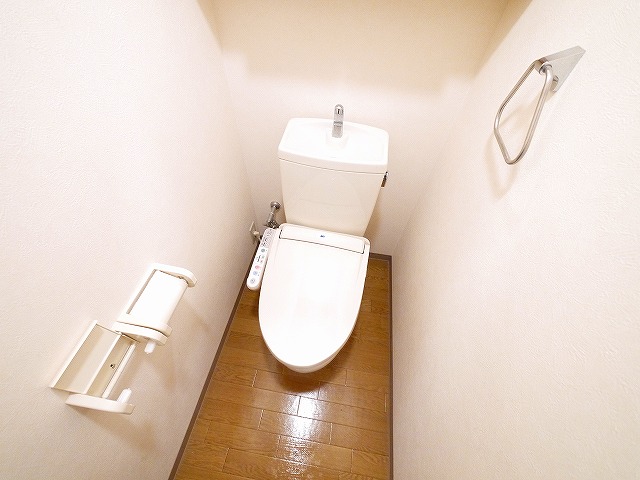 トイレ　清潔感のあるトイレです