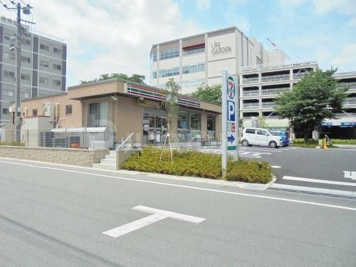 コンビニ　セブンイレブン流山おおたかの森駅東口店（コンビニ）まで640m