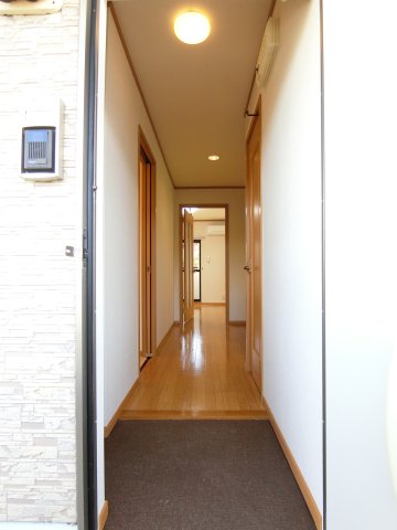 玄関　208の写真（間取反転タイプ：イメージ）