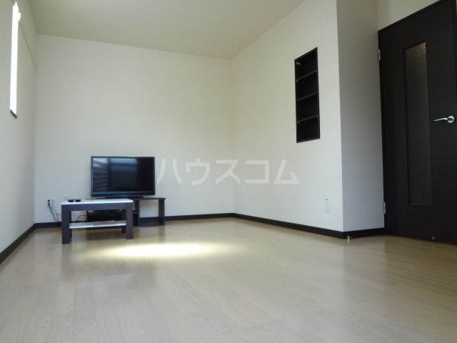 レオネクスト弁天の居間写真