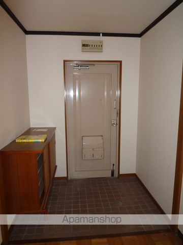 南海本線 忠岡駅 徒歩18分 4階建 築44年の玄関写真