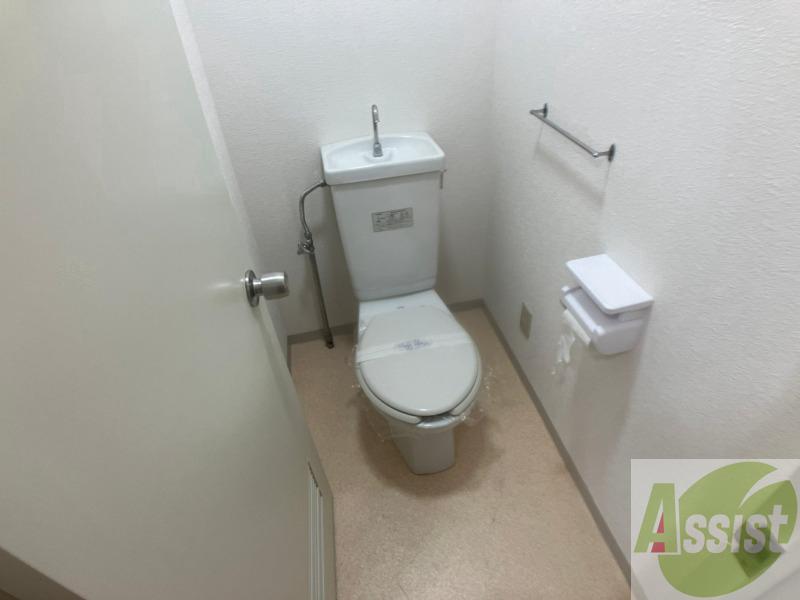 トイレ　こちらはトイレです。お手入れも楽ちんです！