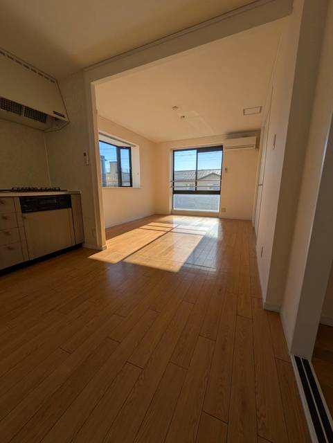 居室・リビング　別部屋参考写真です