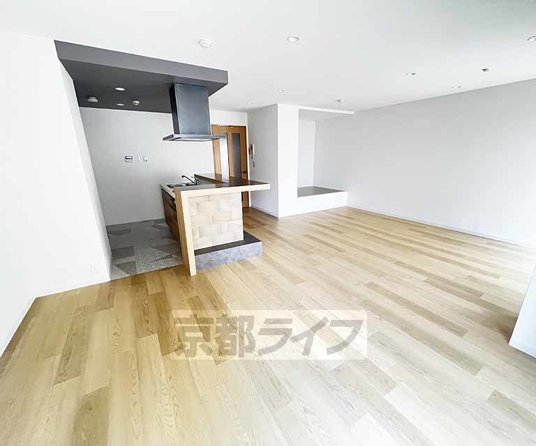 居室・リビング　広々としたリビングです