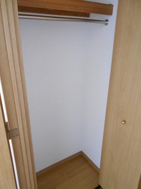 収納　写真は同タイプ住居です。