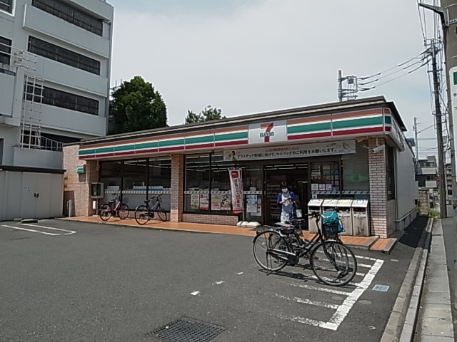 コンビニ　セブンイレブン川口領家1丁目店（コンビニ）まで320m