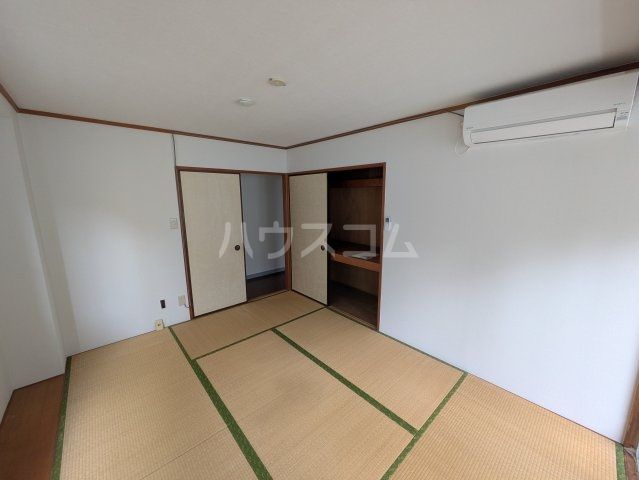 ルシオール塩焼の内装写真