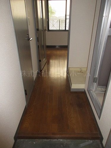 玄関　※別号室参考写真