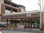 コンビニ　セブンイレブン足立梅島駅北店（コンビニ）まで613m