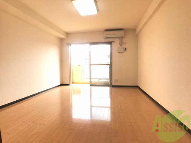 その他部屋・スペース　１０帖の洋室を別の角度から撮影してみました。