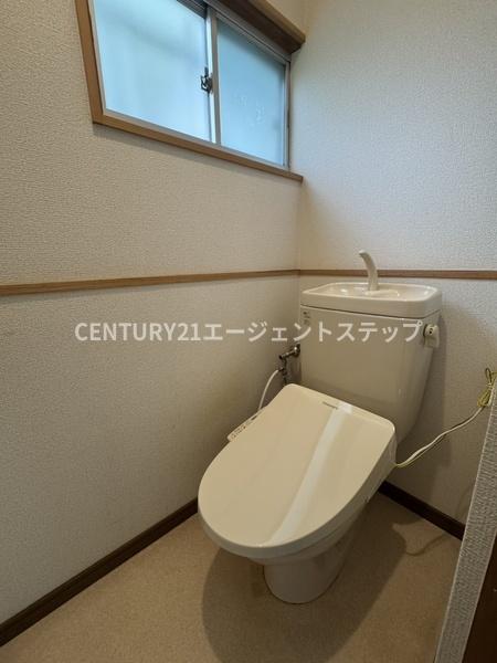高山貸家のトイレ写真