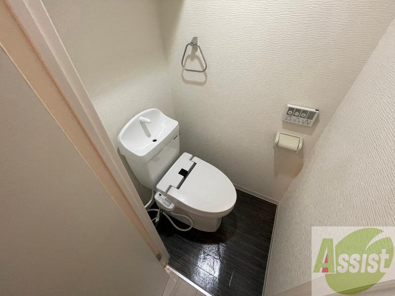 トイレ　こちらはトイレです。清潔感があり、安心して使用できます。