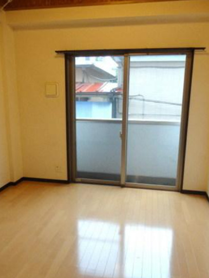 居室・リビング　別部屋の画像を使用しております。