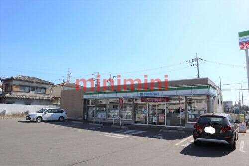 コンビニ　ファミリーマート茨木鮎川五丁目店（コンビニ）まで366m