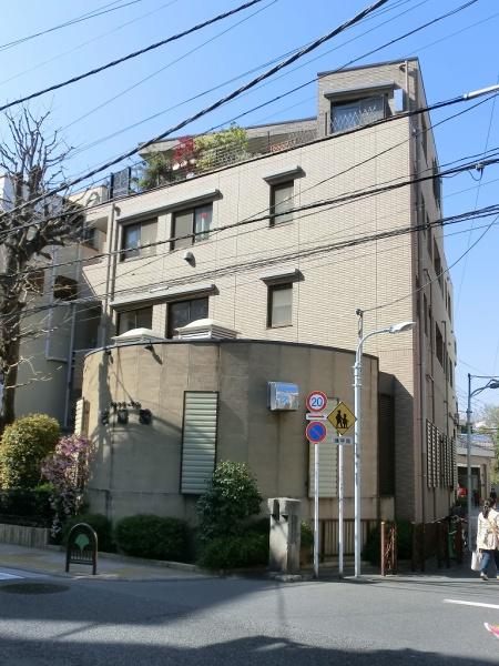 東京メトロ日比谷線 広尾駅 徒歩11分 築23年