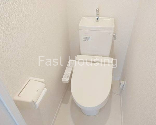 都営大江戸線 東中野駅 徒歩9分 2階建 築47年のトイレ写真