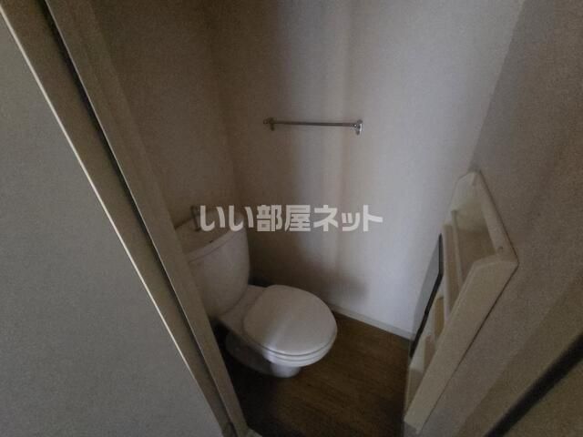 東武伊勢崎線 羽生駅 徒歩23分 2階建 築34年のトイレ写真