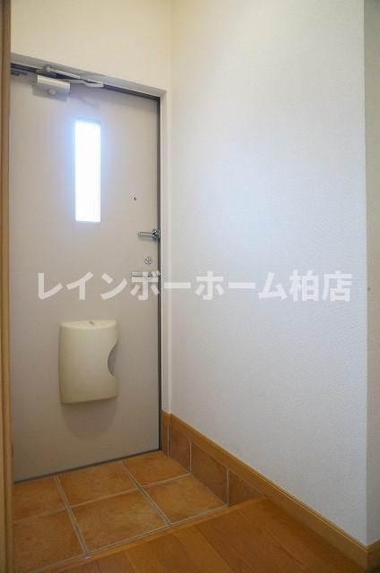 玄関　シューズボックスがあります