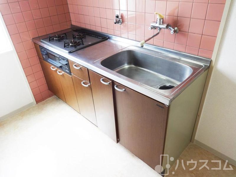 キッチン　調理スペース確保で自炊がしやすそう。